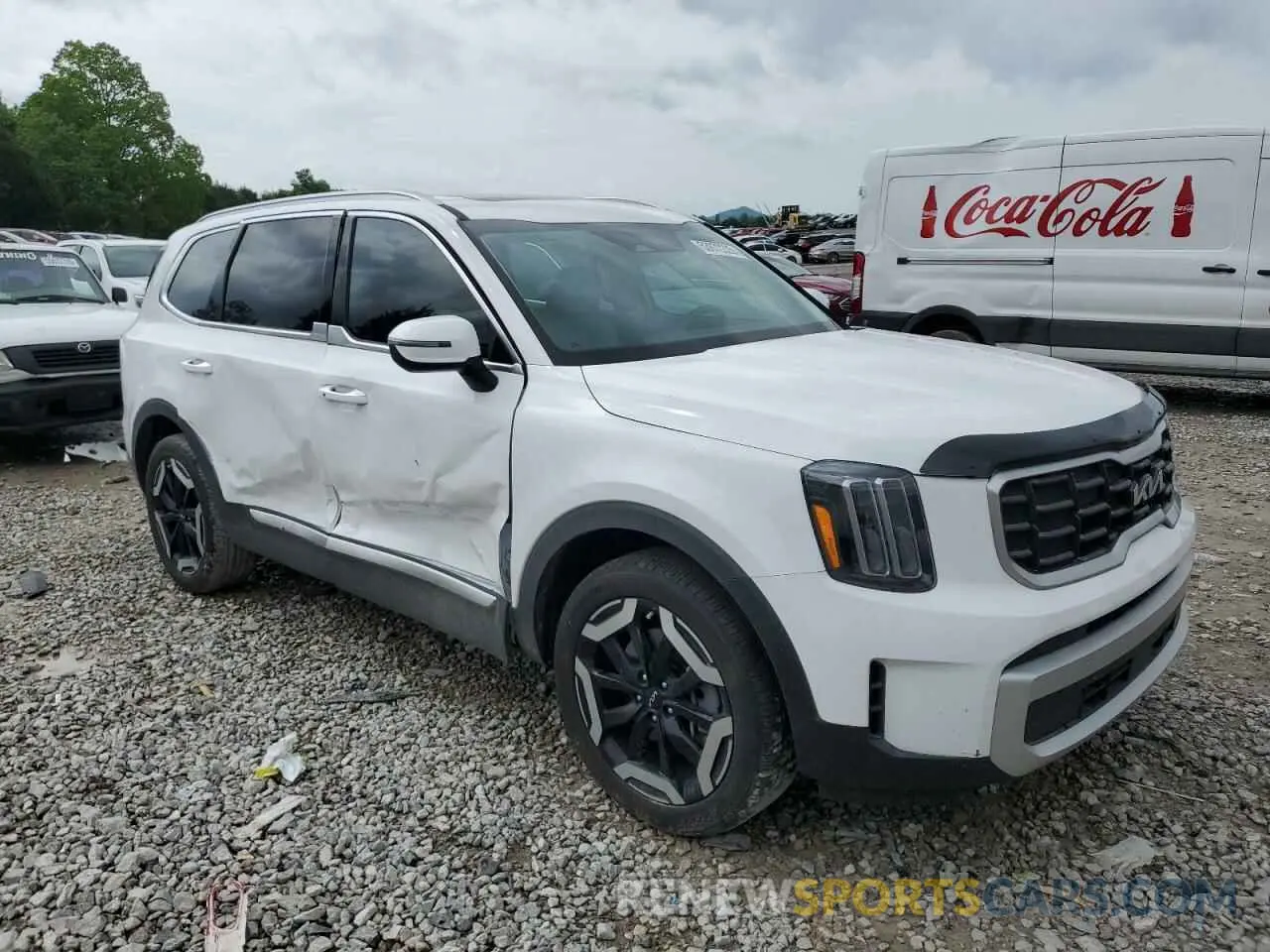 4 Photograph of a damaged car 5XYP64GC5RG538334 KIA TELLURIDE 2024