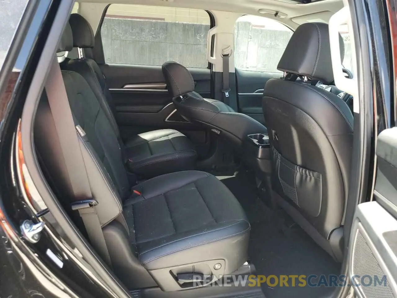 11 Photograph of a damaged car 5XYP64GC6RG491864 KIA TELLURIDE 2024