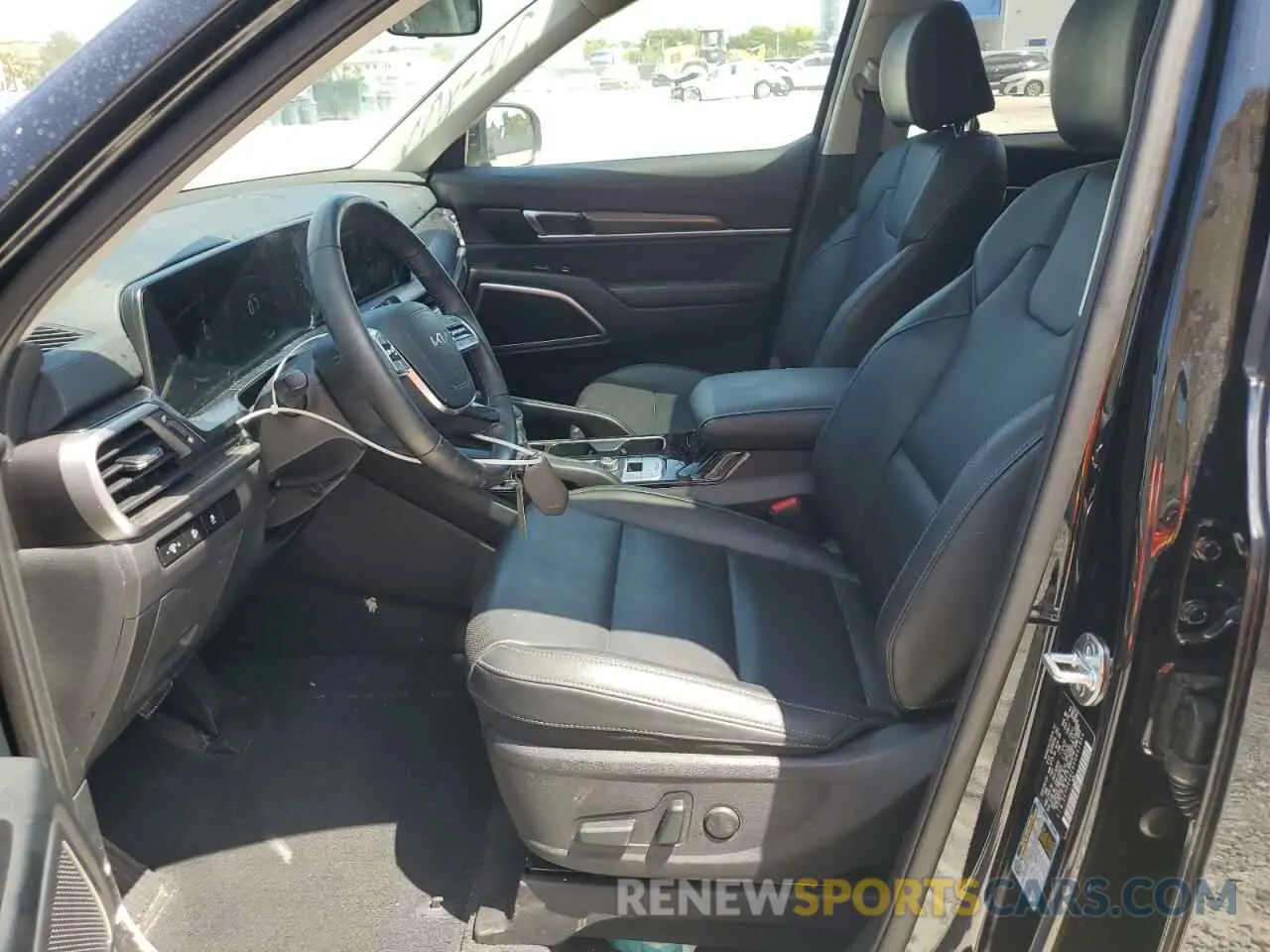 7 Photograph of a damaged car 5XYP64GC6RG491864 KIA TELLURIDE 2024
