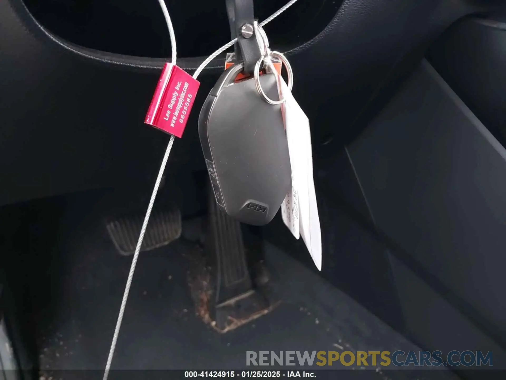 11 Photograph of a damaged car 5XYP64GC6RG557863 KIA TELLURIDE 2024