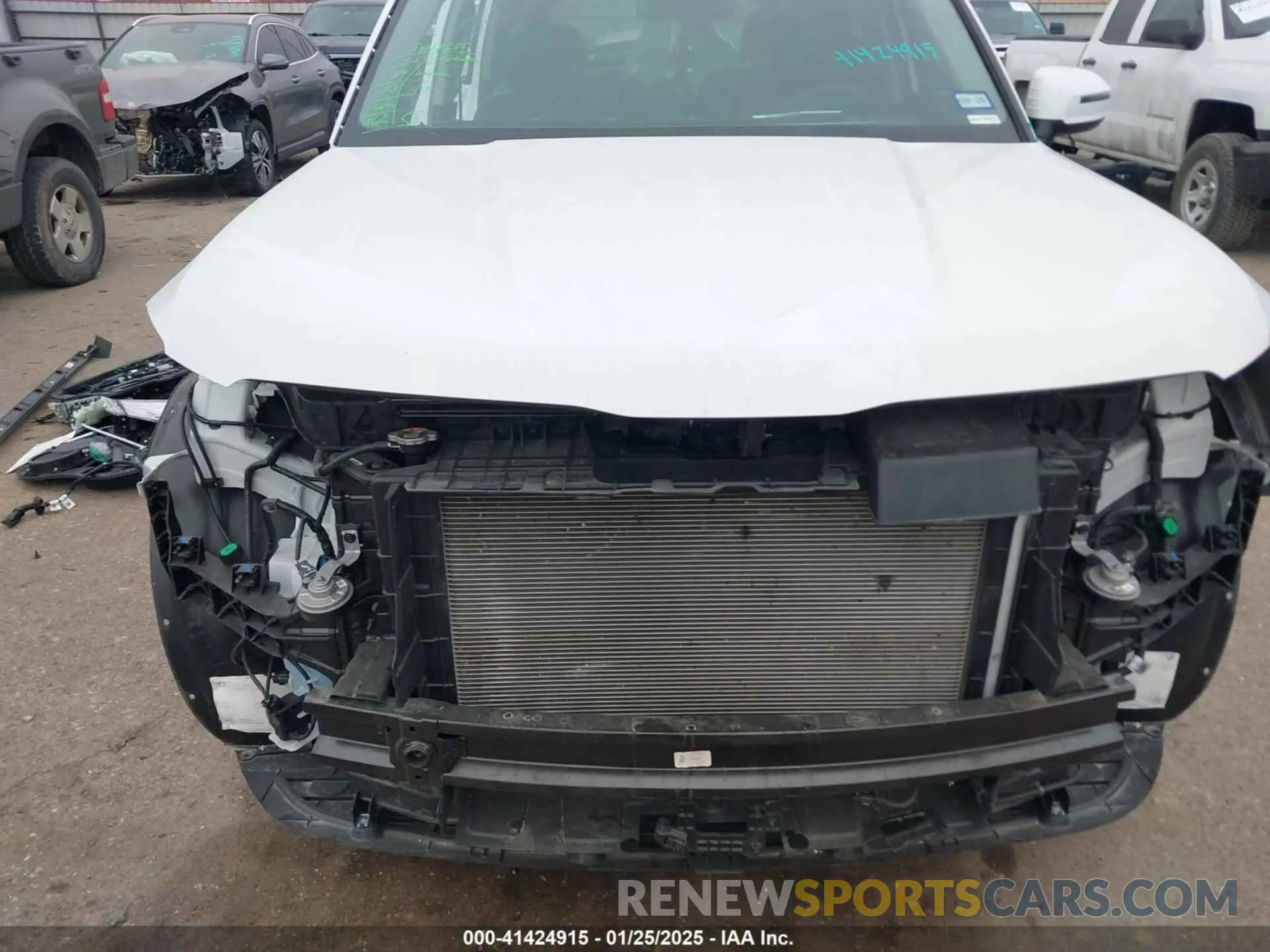 12 Photograph of a damaged car 5XYP64GC6RG557863 KIA TELLURIDE 2024