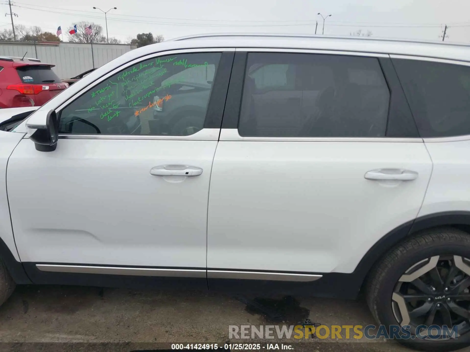 14 Photograph of a damaged car 5XYP64GC6RG557863 KIA TELLURIDE 2024