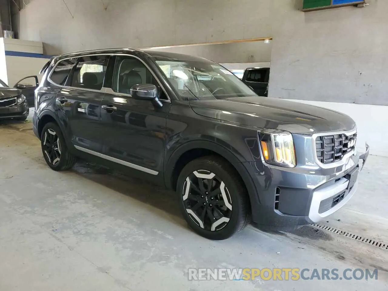 4 Photograph of a damaged car 5XYP64GC7RG478105 KIA TELLURIDE 2024