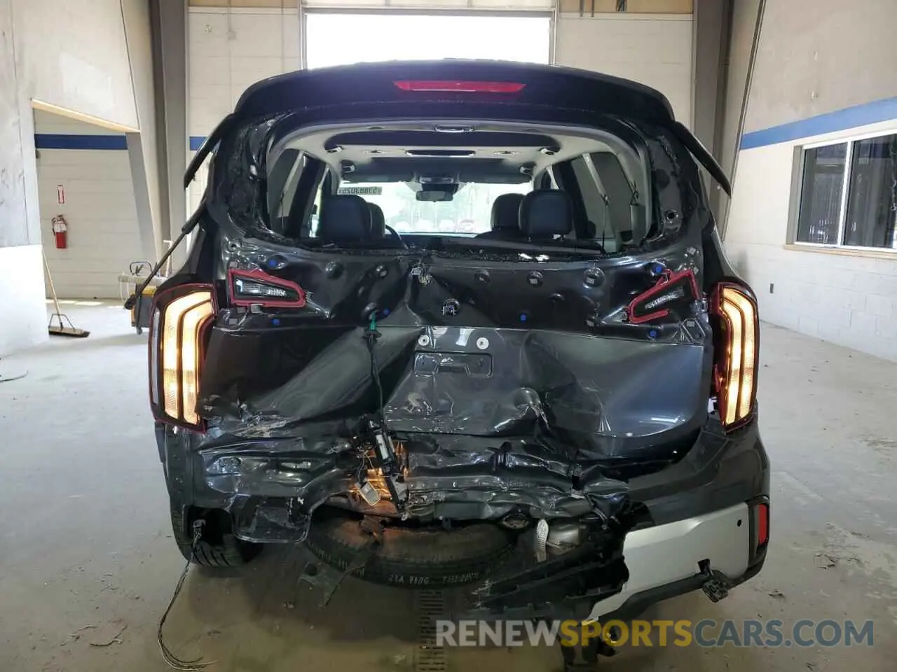 6 Photograph of a damaged car 5XYP64GC7RG478105 KIA TELLURIDE 2024