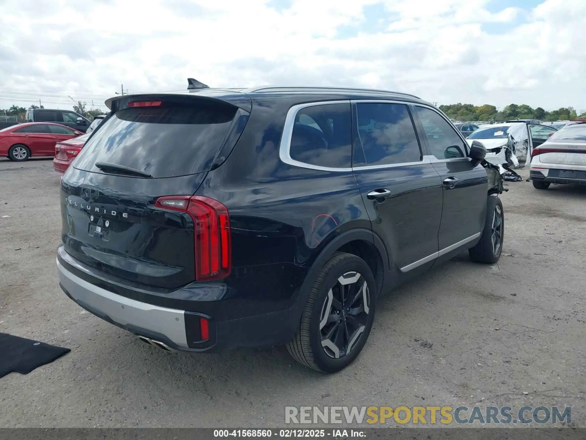 4 Photograph of a damaged car 5XYP64GCXRG555033 KIA TELLURIDE 2024