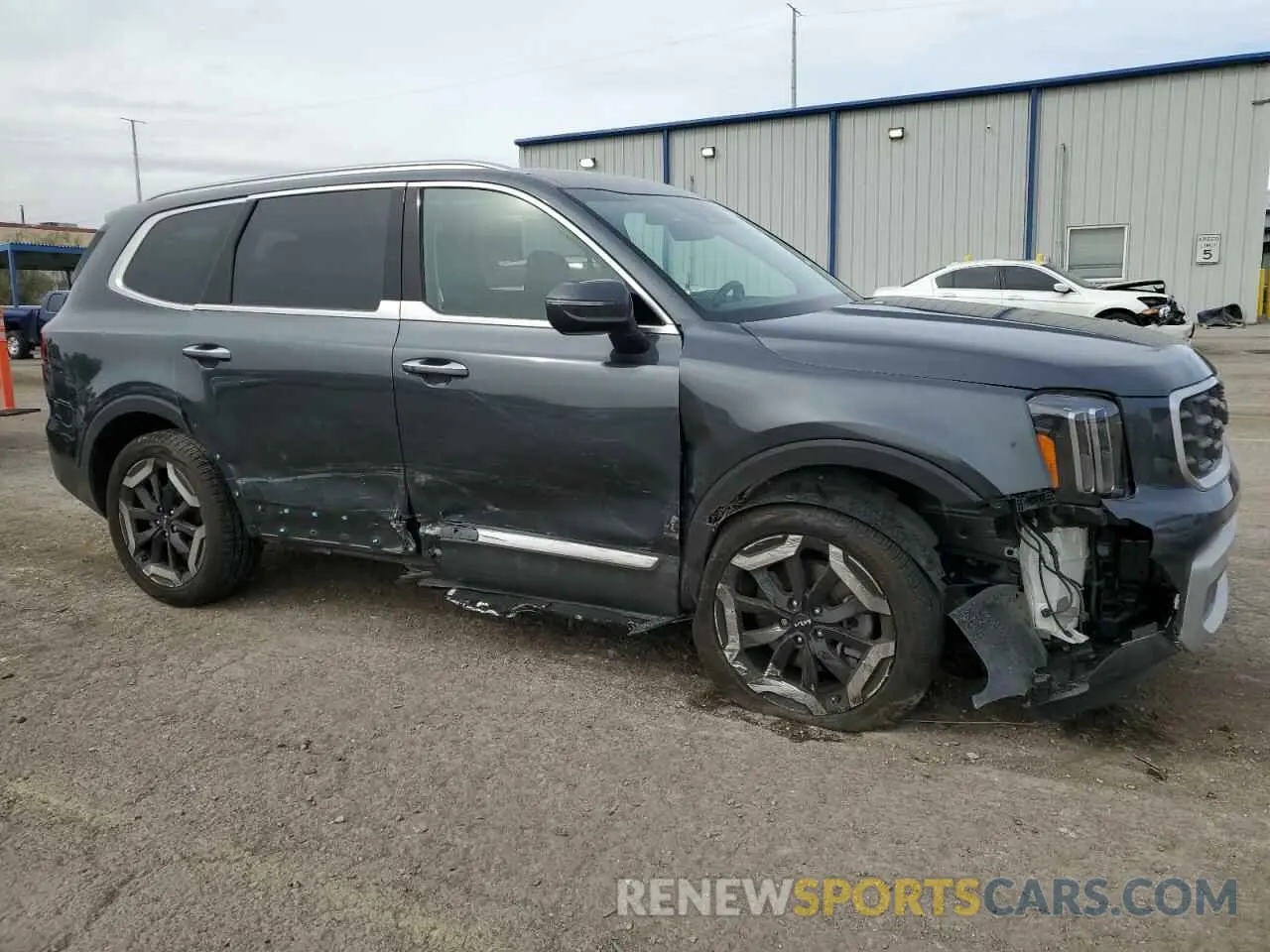4 Photograph of a damaged car 5XYP6DGC0RG507931 KIA TELLURIDE 2024