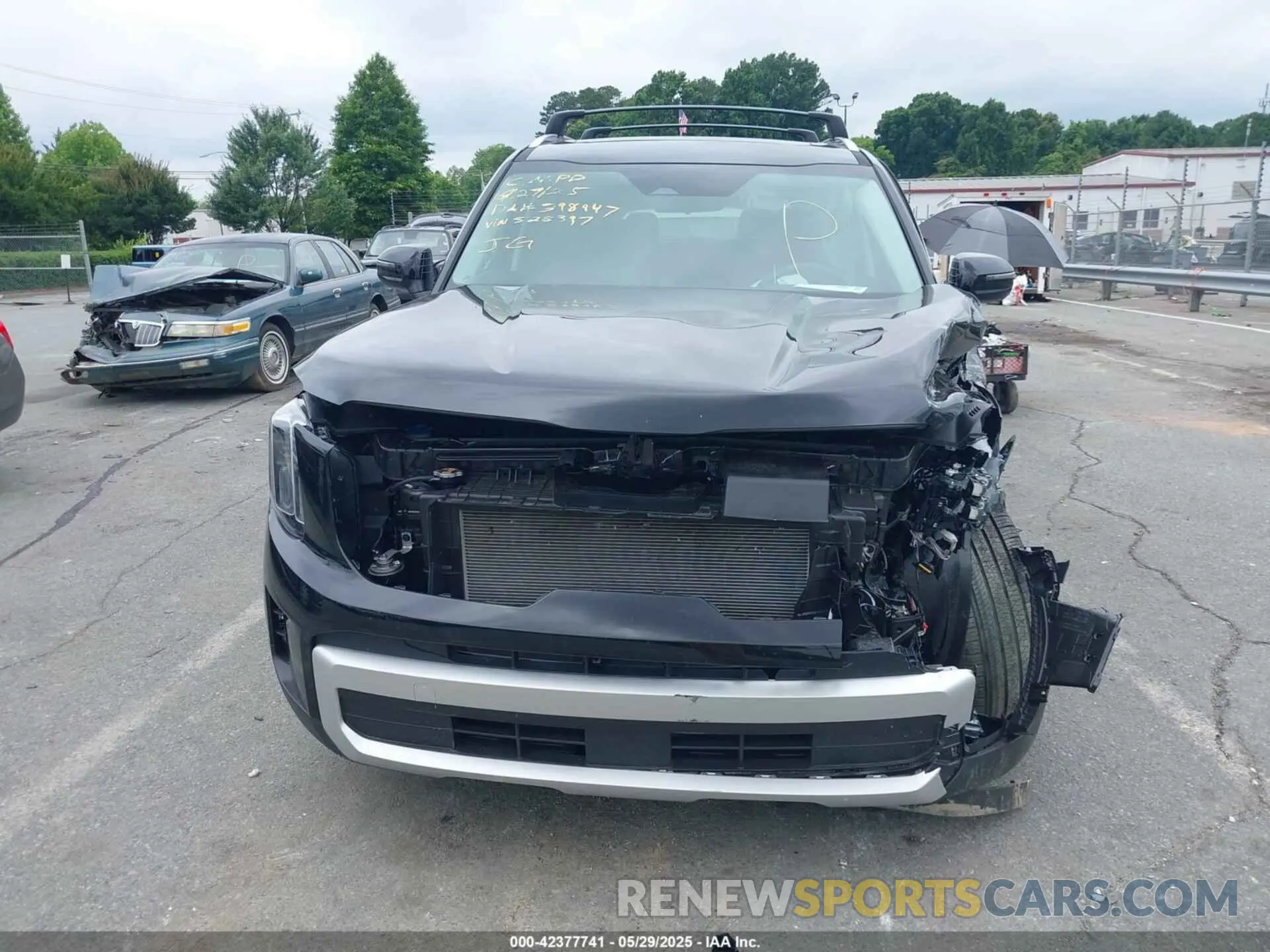 13 Photograph of a damaged car 5XYP6DGC1RG528397 KIA TELLURIDE 2024