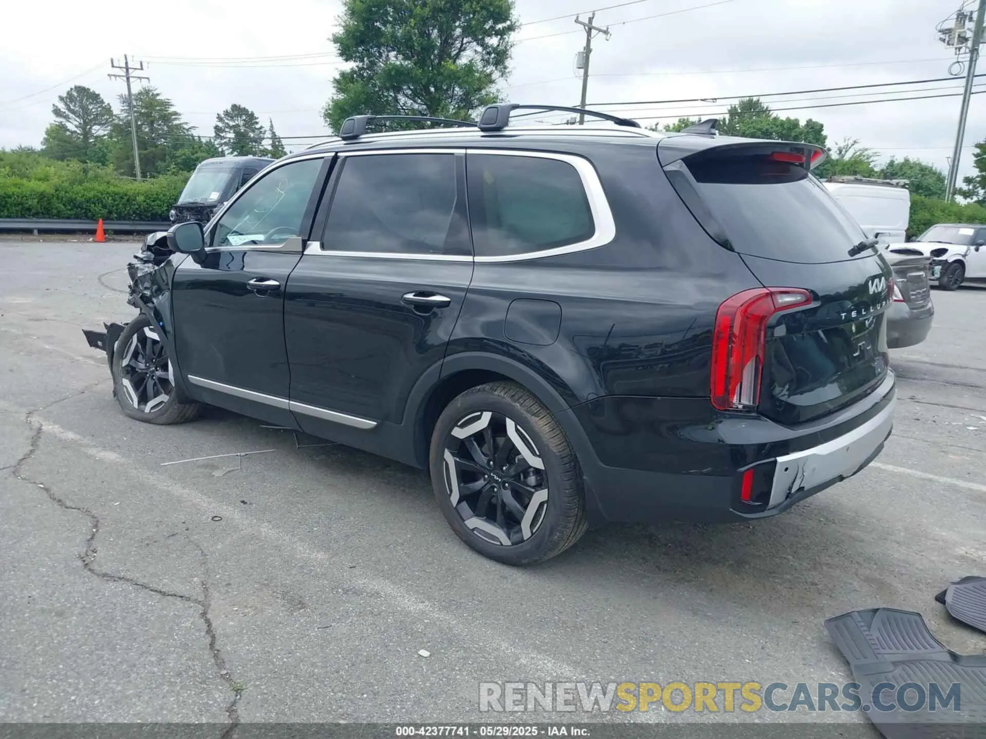 3 Photograph of a damaged car 5XYP6DGC1RG528397 KIA TELLURIDE 2024