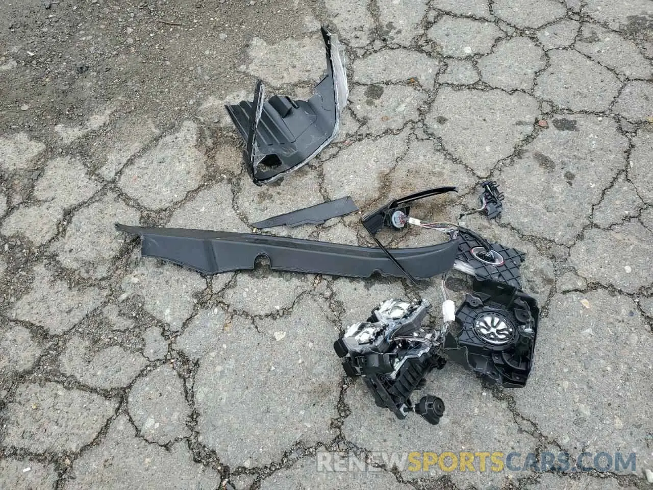 13 Photograph of a damaged car 5XYP6DGC2RG543796 KIA TELLURIDE 2024