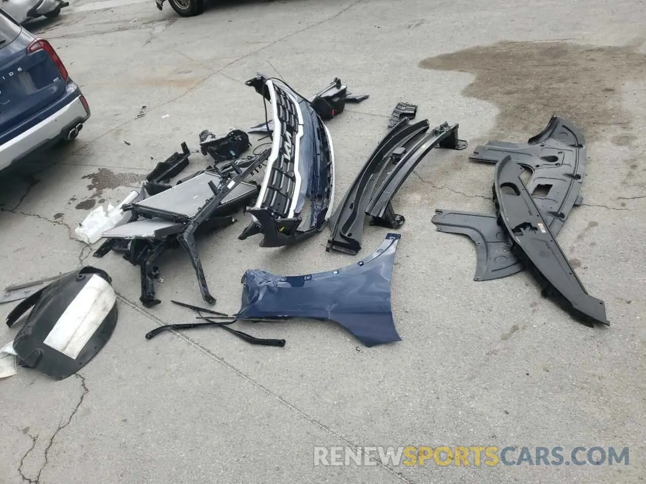13 Photograph of a damaged car 5XYP6DGC6RG538312 KIA TELLURIDE 2024