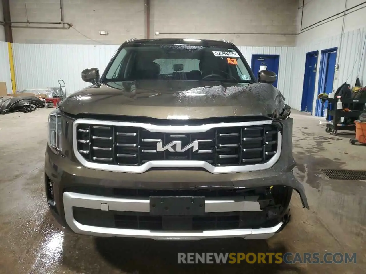 5 Photograph of a damaged car 5XYP6DGC7RG472644 KIA TELLURIDE 2024