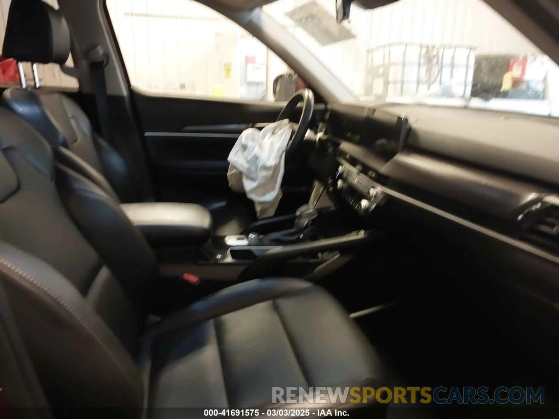 5 Photograph of a damaged car 5XYP6DGC7RG477441 KIA TELLURIDE 2024