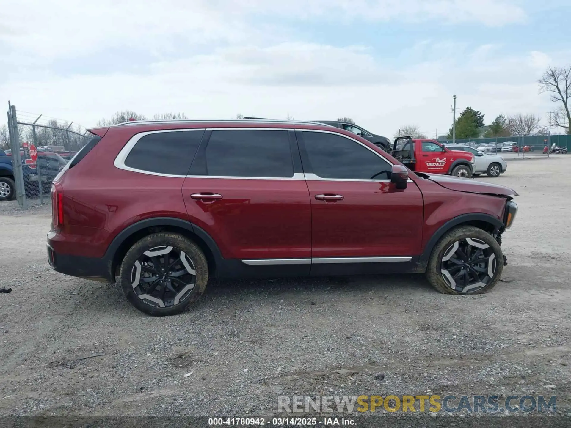 14 Photograph of a damaged car 5XYP6DGC9RG412879 KIA TELLURIDE 2024