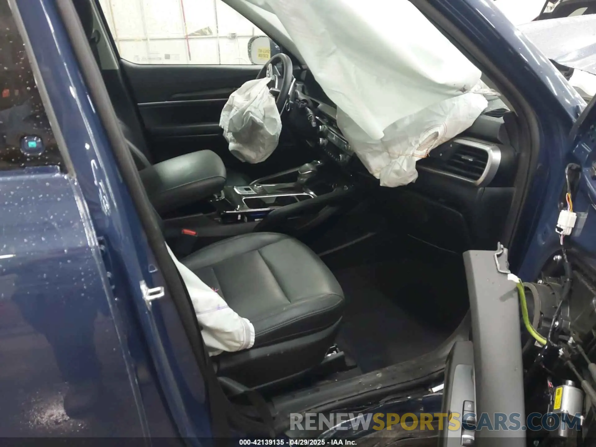 5 Photograph of a damaged car 5XYP6DGC9RG430637 KIA TELLURIDE 2024