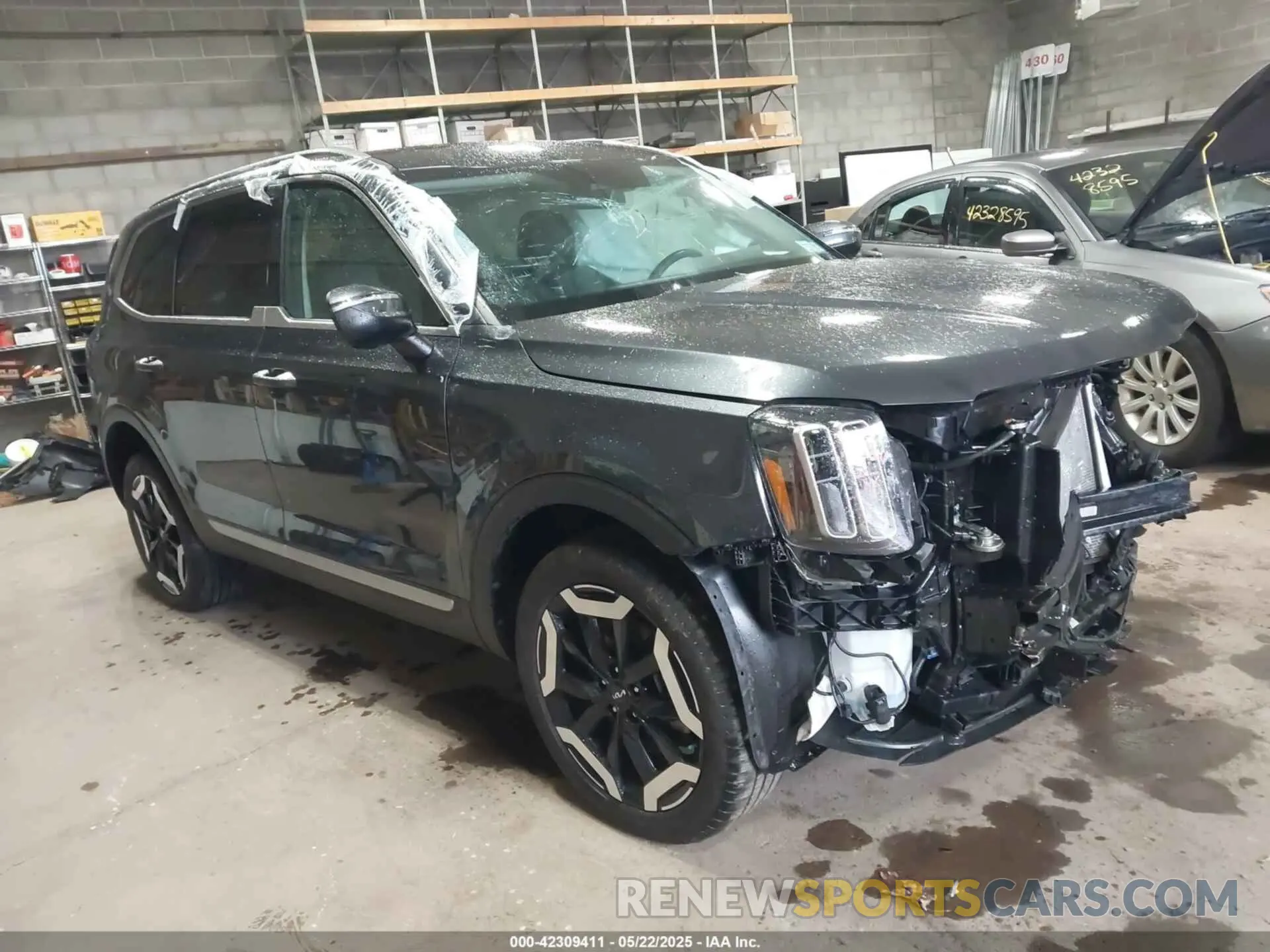 1 Photograph of a damaged car 5XYP6DGC9RG481460 KIA TELLURIDE 2024
