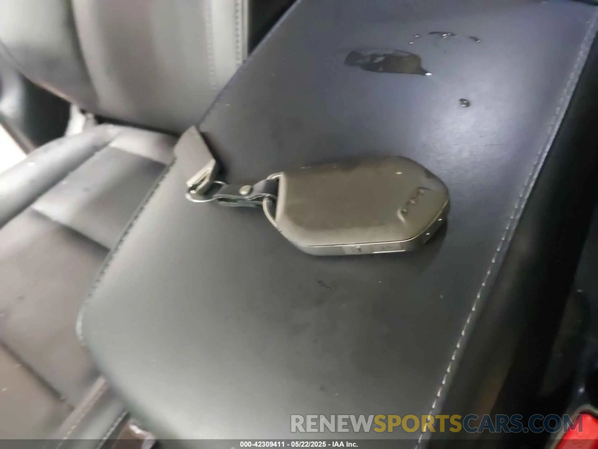 11 Photograph of a damaged car 5XYP6DGC9RG481460 KIA TELLURIDE 2024