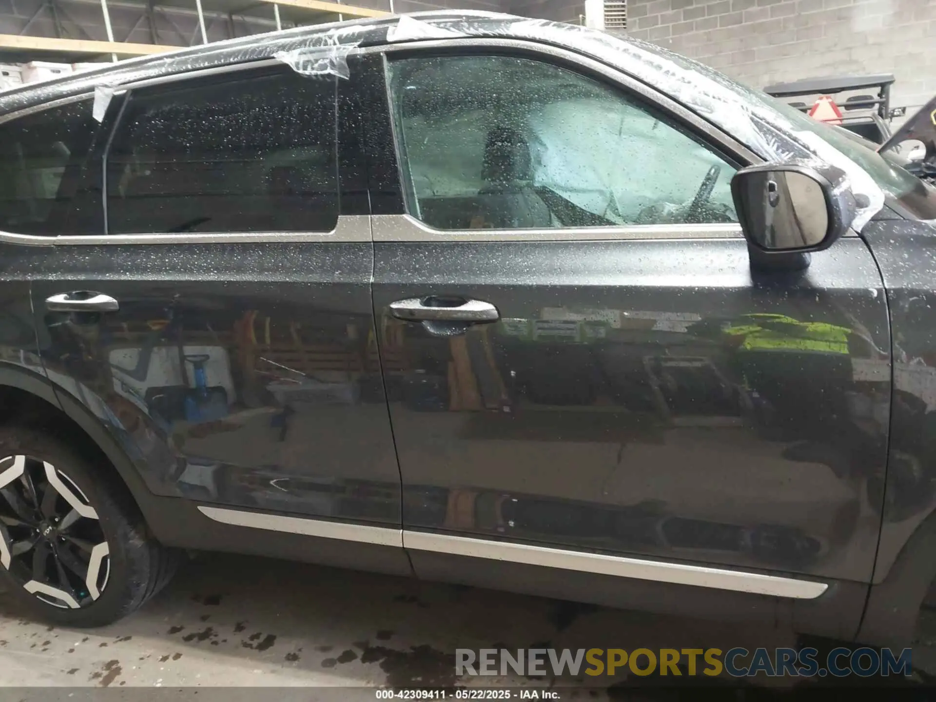 13 Photograph of a damaged car 5XYP6DGC9RG481460 KIA TELLURIDE 2024