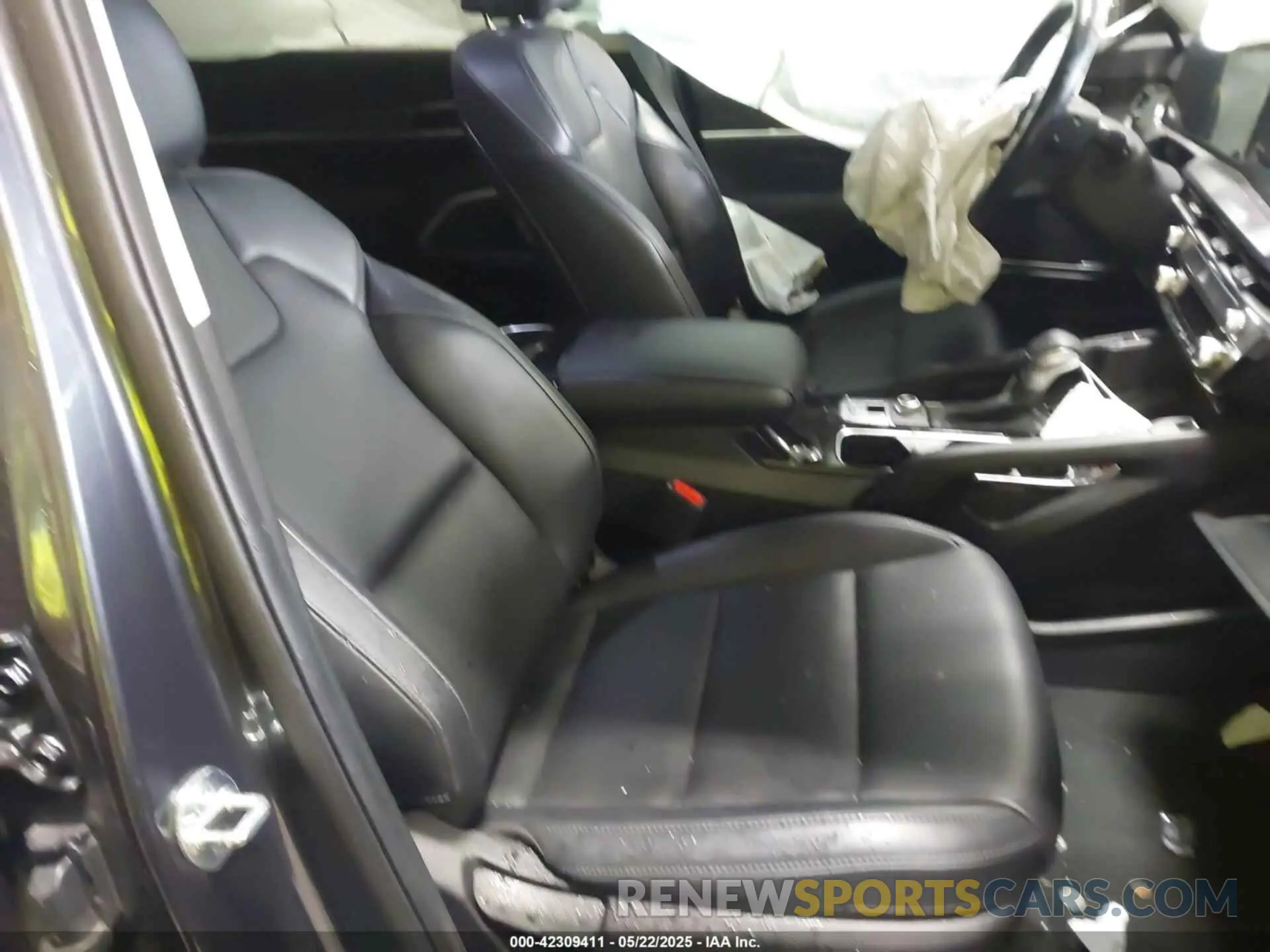 5 Photograph of a damaged car 5XYP6DGC9RG481460 KIA TELLURIDE 2024