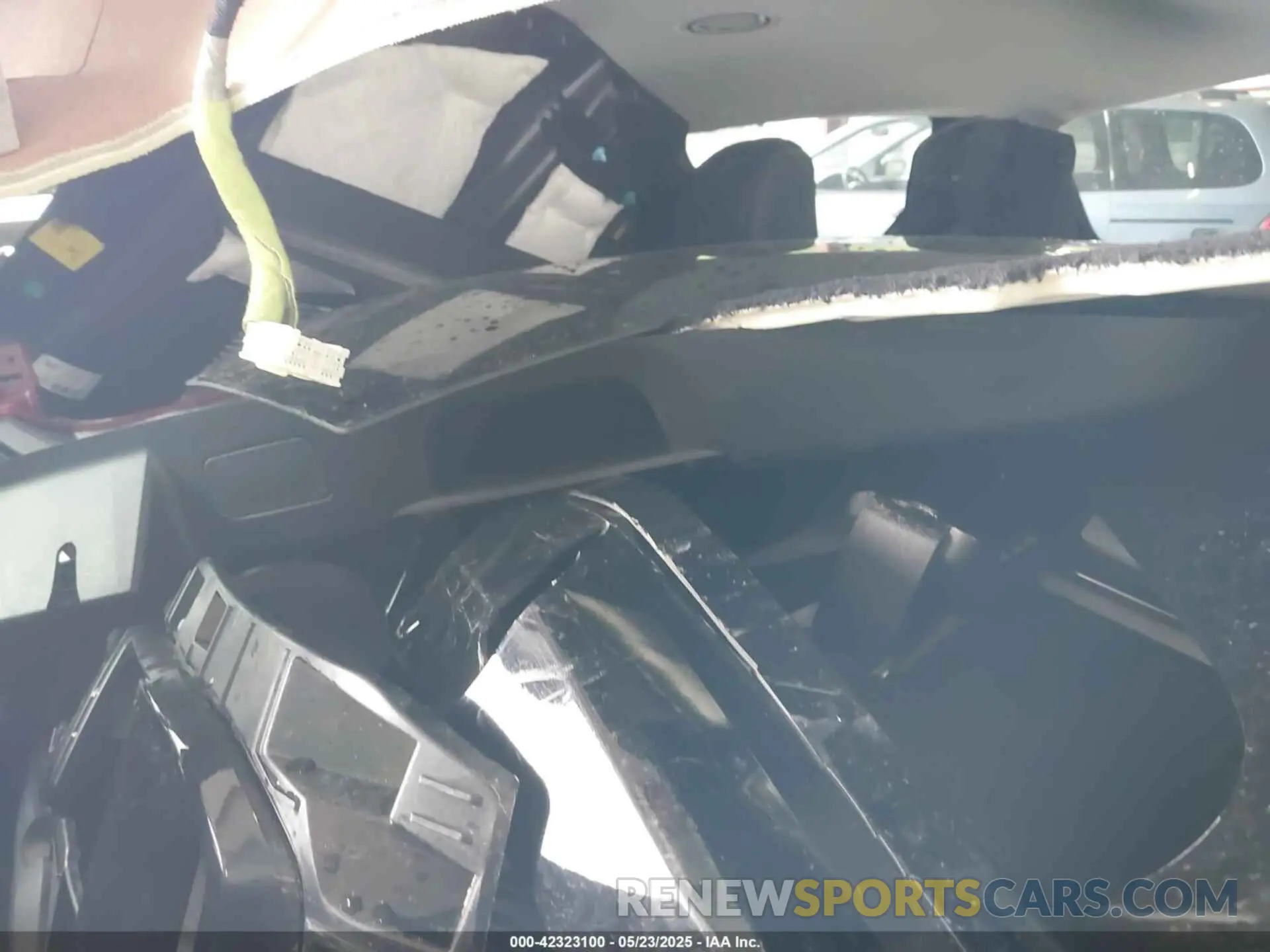 12 Photograph of a damaged car 5XYP6DGC9RG511704 KIA TELLURIDE 2024