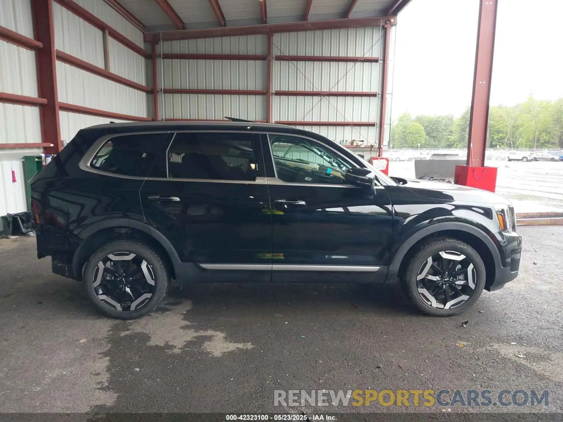 14 Photograph of a damaged car 5XYP6DGC9RG511704 KIA TELLURIDE 2024