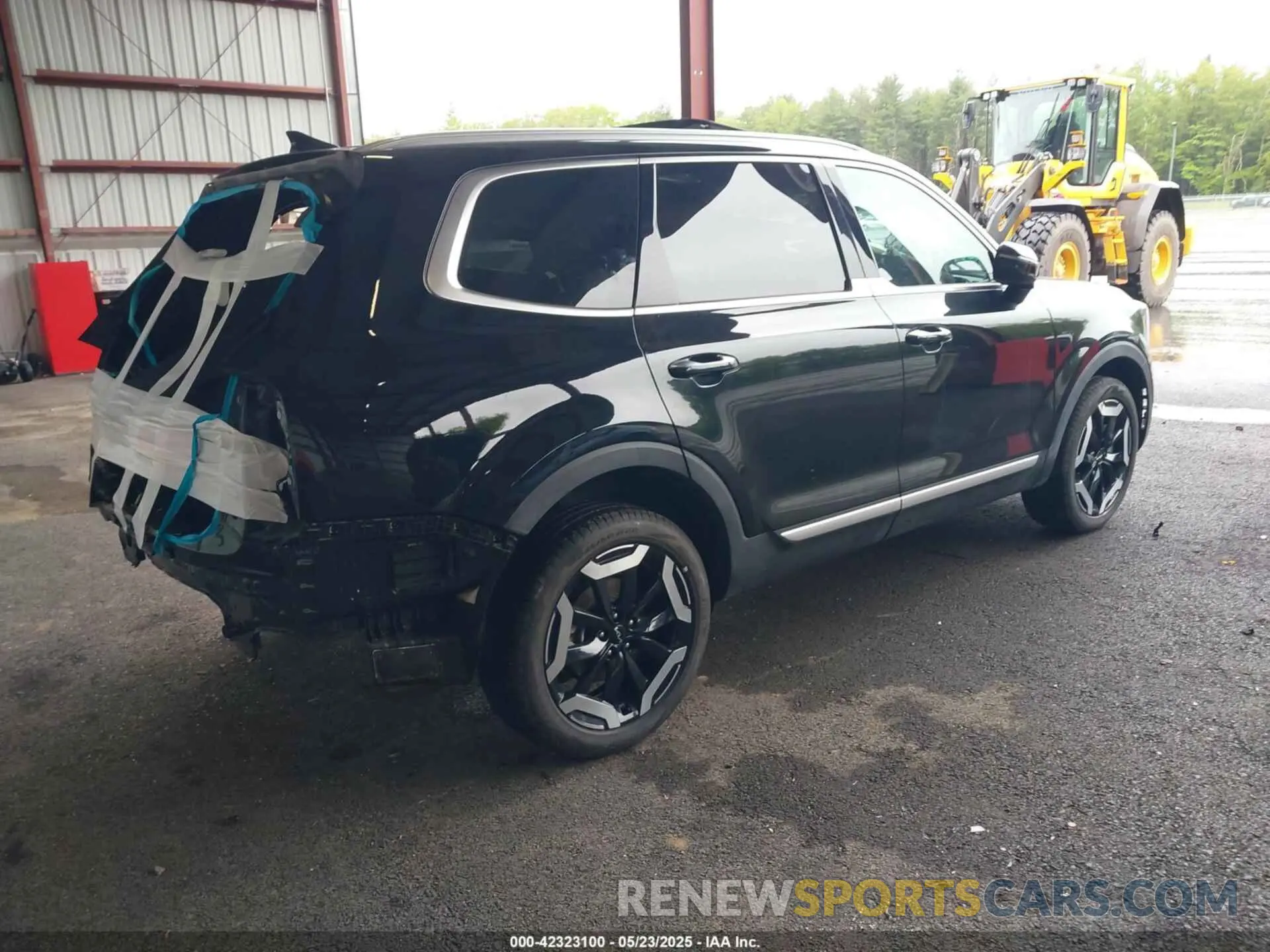 4 Photograph of a damaged car 5XYP6DGC9RG511704 KIA TELLURIDE 2024
