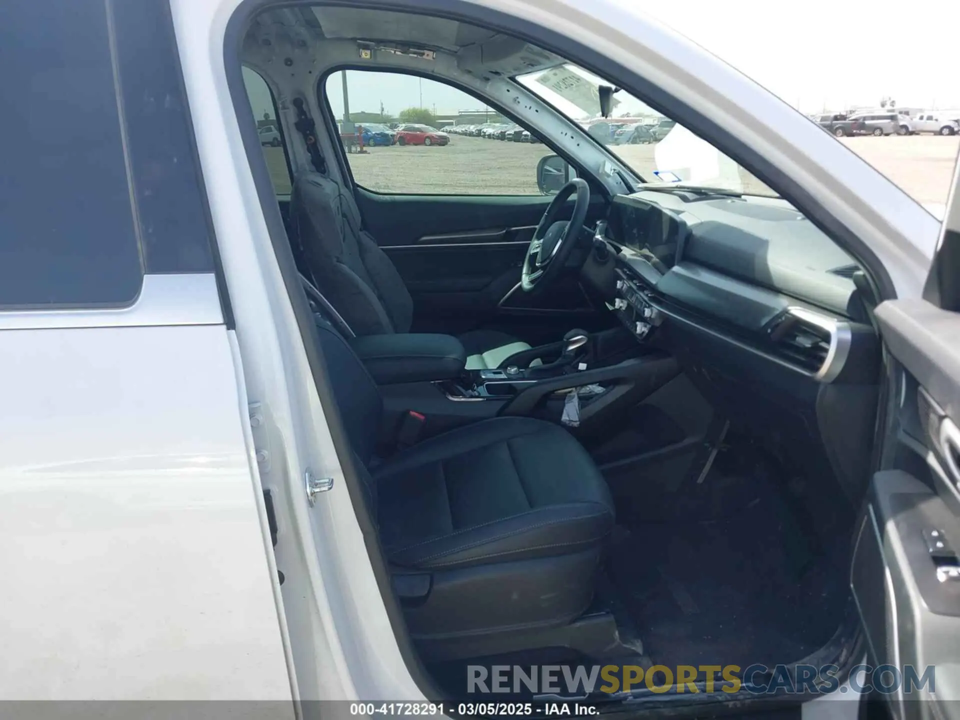 5 Photograph of a damaged car 5XYP24GC9SG567434 KIA TELLURIDE 2025