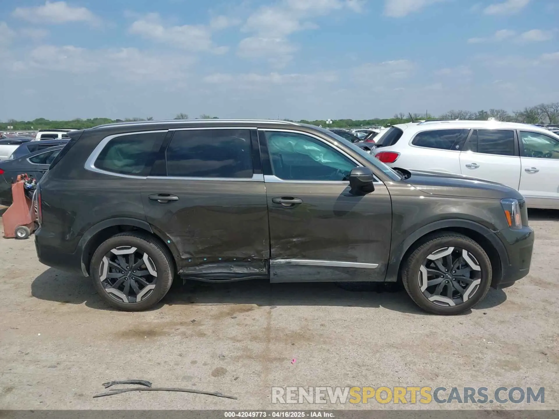 13 Photograph of a damaged car 5XYP34GCXSG577757 KIA TELLURIDE 2025
