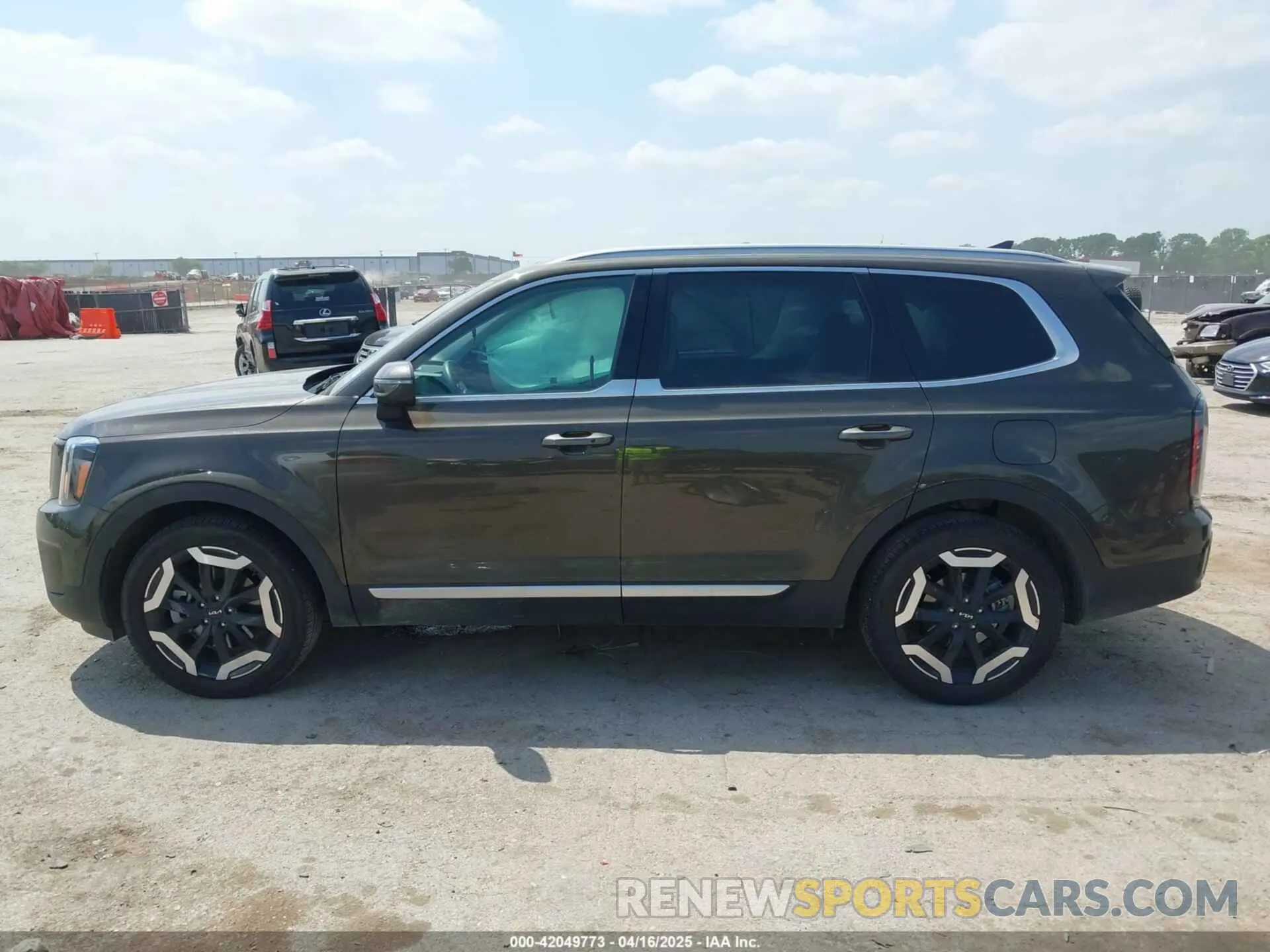 14 Photograph of a damaged car 5XYP34GCXSG577757 KIA TELLURIDE 2025