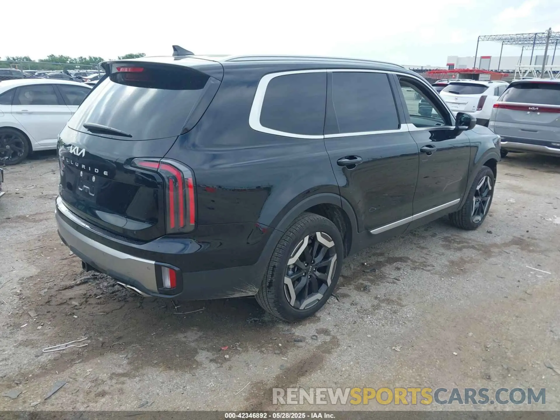 4 Photograph of a damaged car 5XYP34GCXSG589259 KIA TELLURIDE 2025