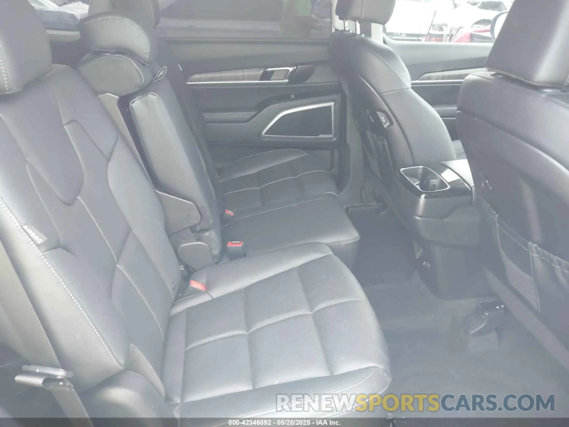 8 Photograph of a damaged car 5XYP34GCXSG589259 KIA TELLURIDE 2025