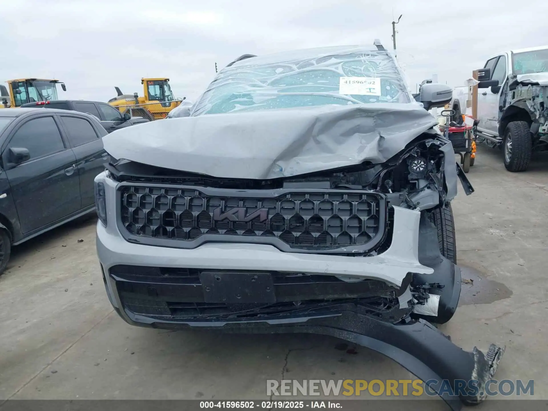 12 Photograph of a damaged car 5XYP3DGC1SG569689 KIA TELLURIDE 2025