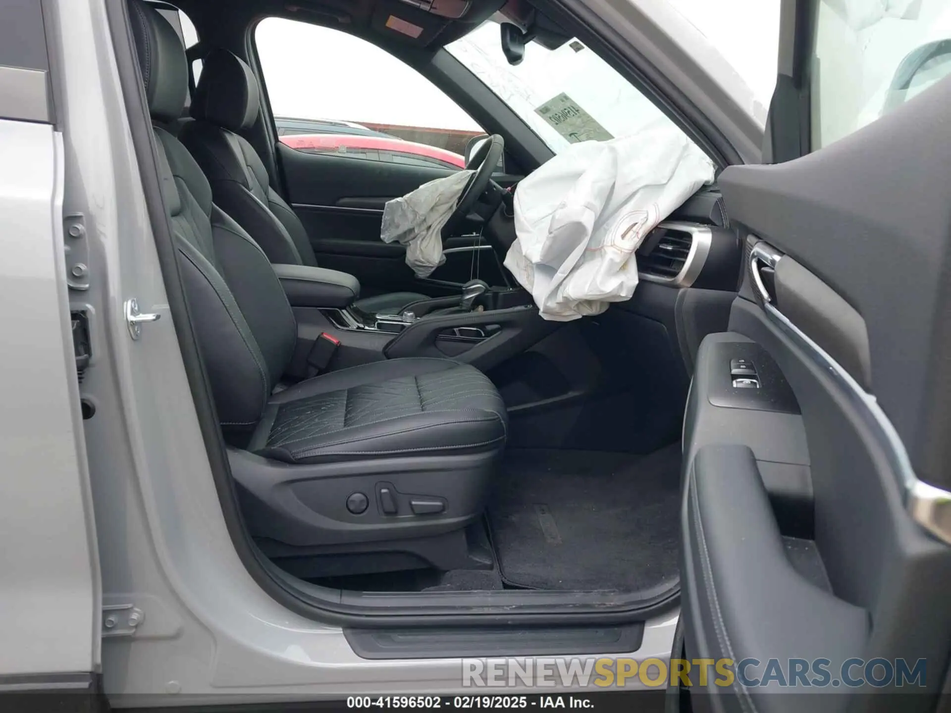 5 Photograph of a damaged car 5XYP3DGC1SG569689 KIA TELLURIDE 2025