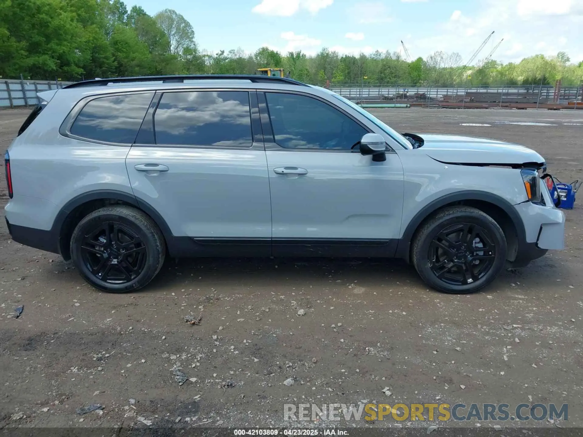 13 Photograph of a damaged car 5XYP3DGC5SG577553 KIA TELLURIDE 2025
