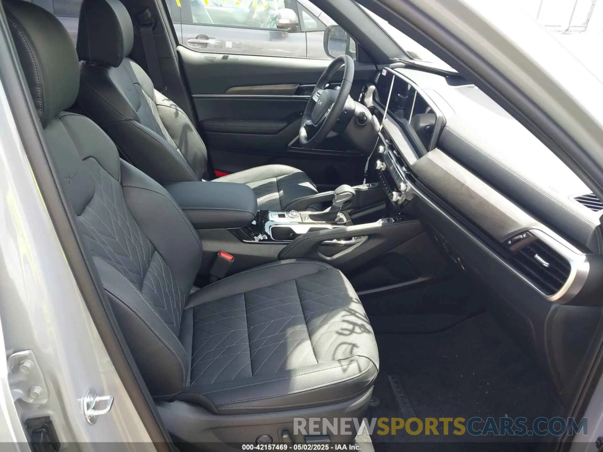 5 Photograph of a damaged car 5XYP3DGC7SG625523 KIA TELLURIDE 2025