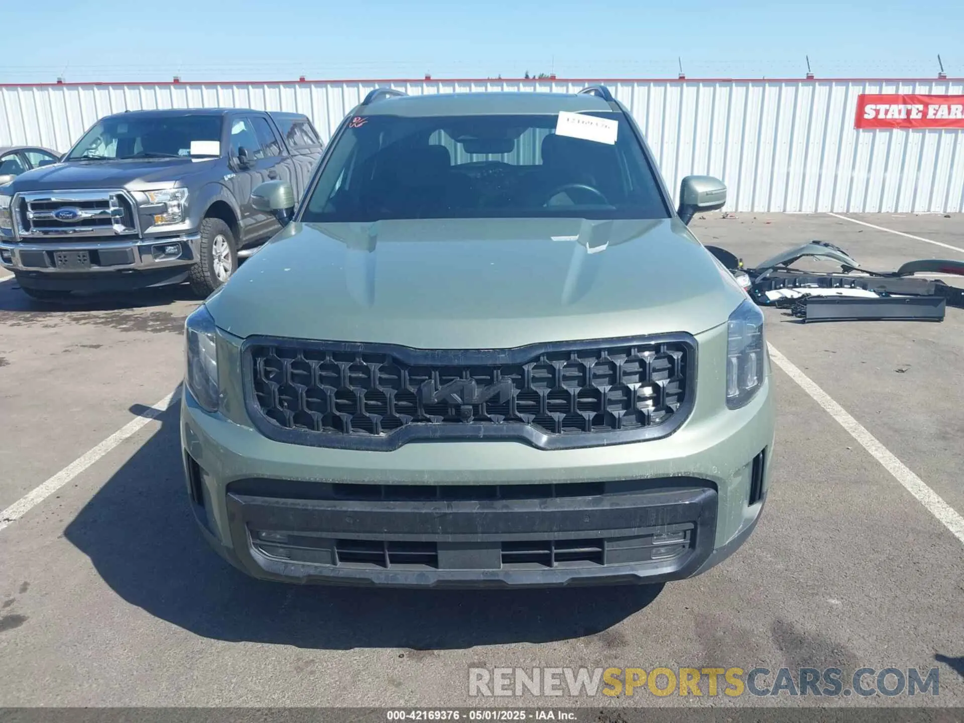 13 Photograph of a damaged car 5XYP5DGC3SG589128 KIA TELLURIDE 2025