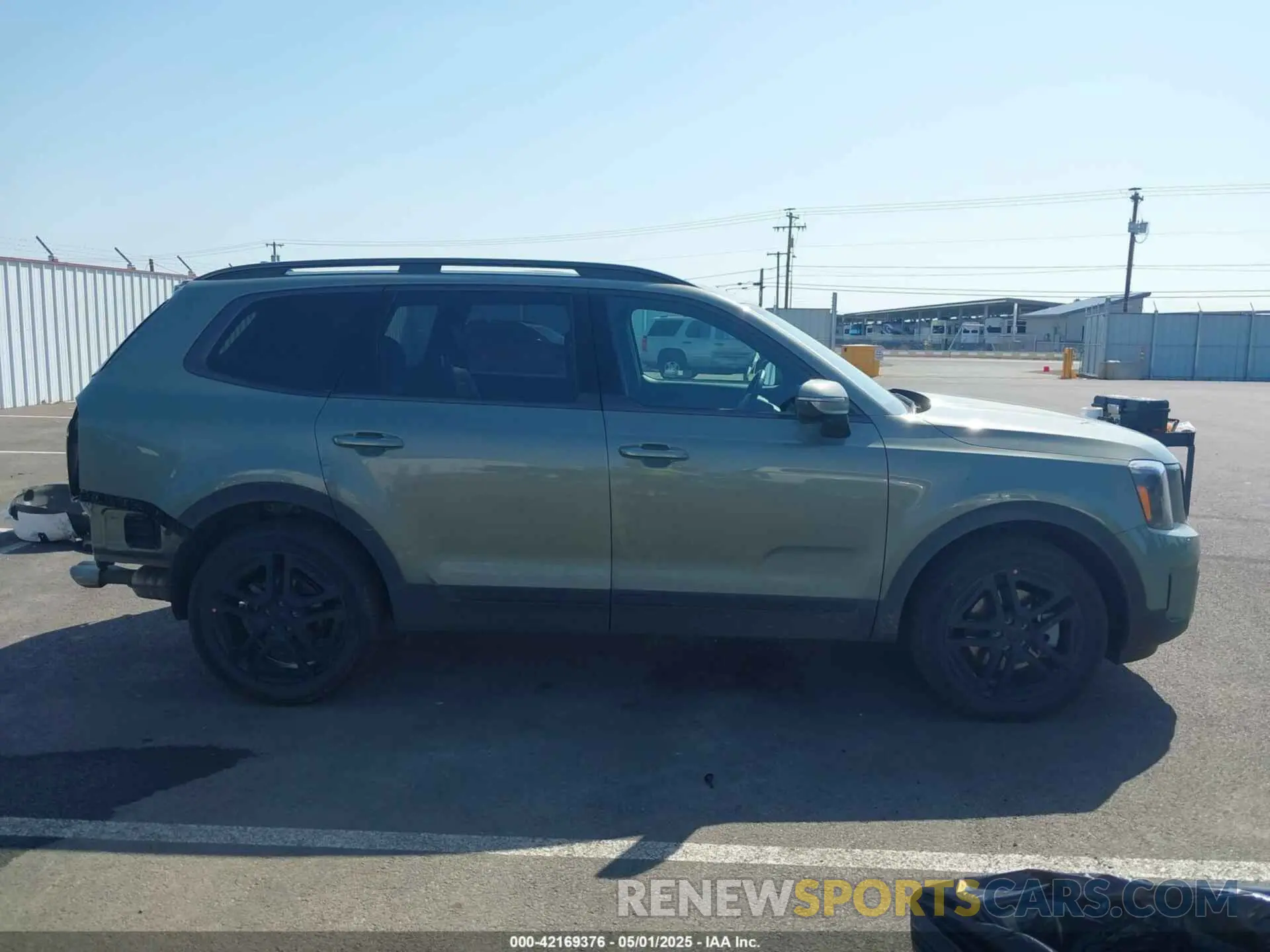 14 Photograph of a damaged car 5XYP5DGC3SG589128 KIA TELLURIDE 2025