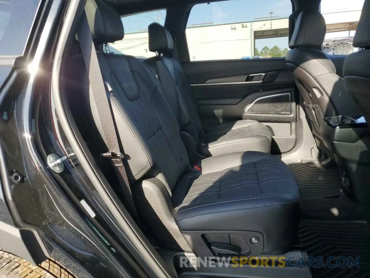 11 Photograph of a damaged car 5XYP5DGC9SG573550 KIA TELLURIDE 2025