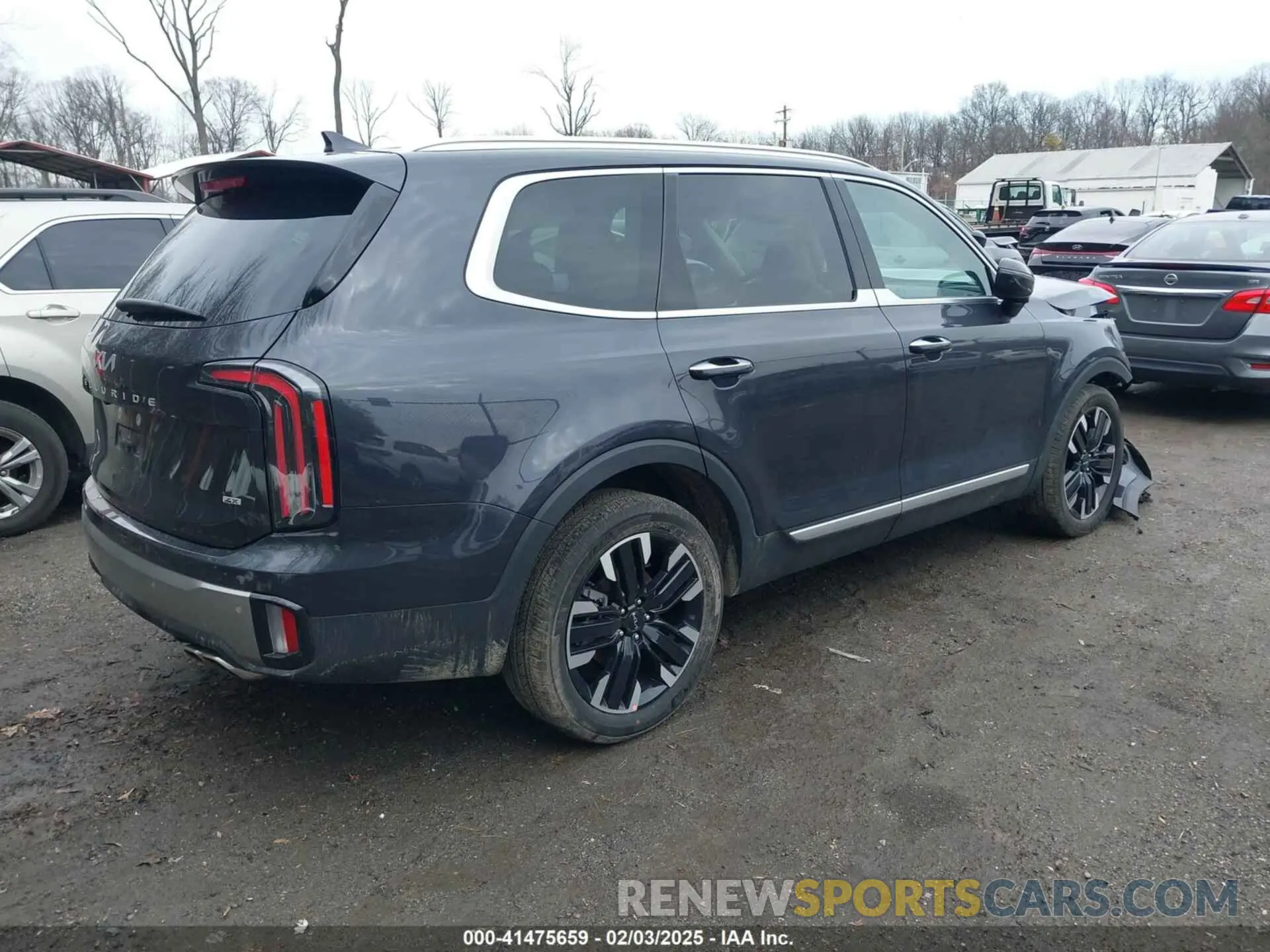 4 Photograph of a damaged car 5XYP5DGC9SG585777 KIA TELLURIDE 2025