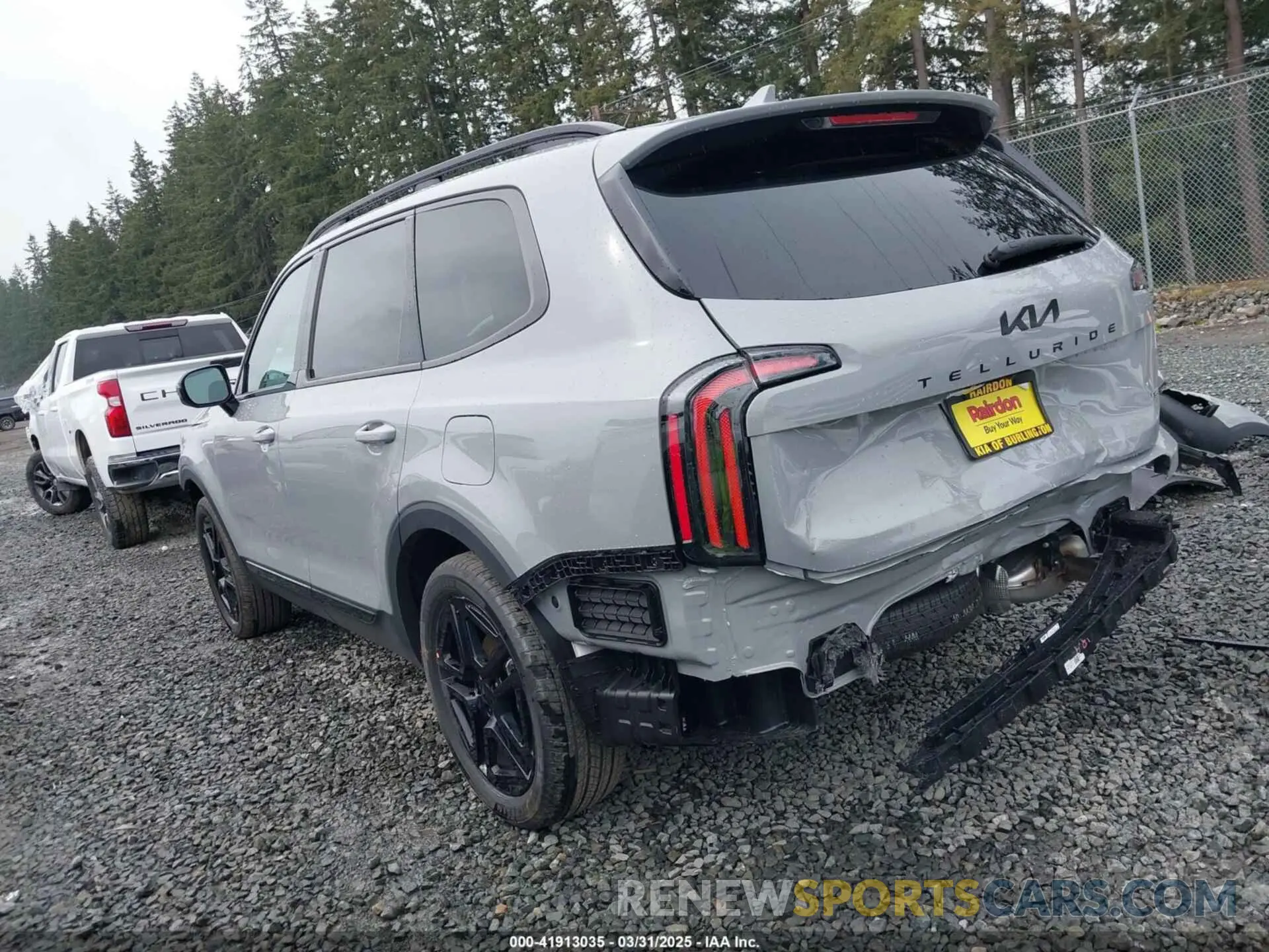 3 Photograph of a damaged car 5XYP5DGC9SG605686 KIA TELLURIDE 2025