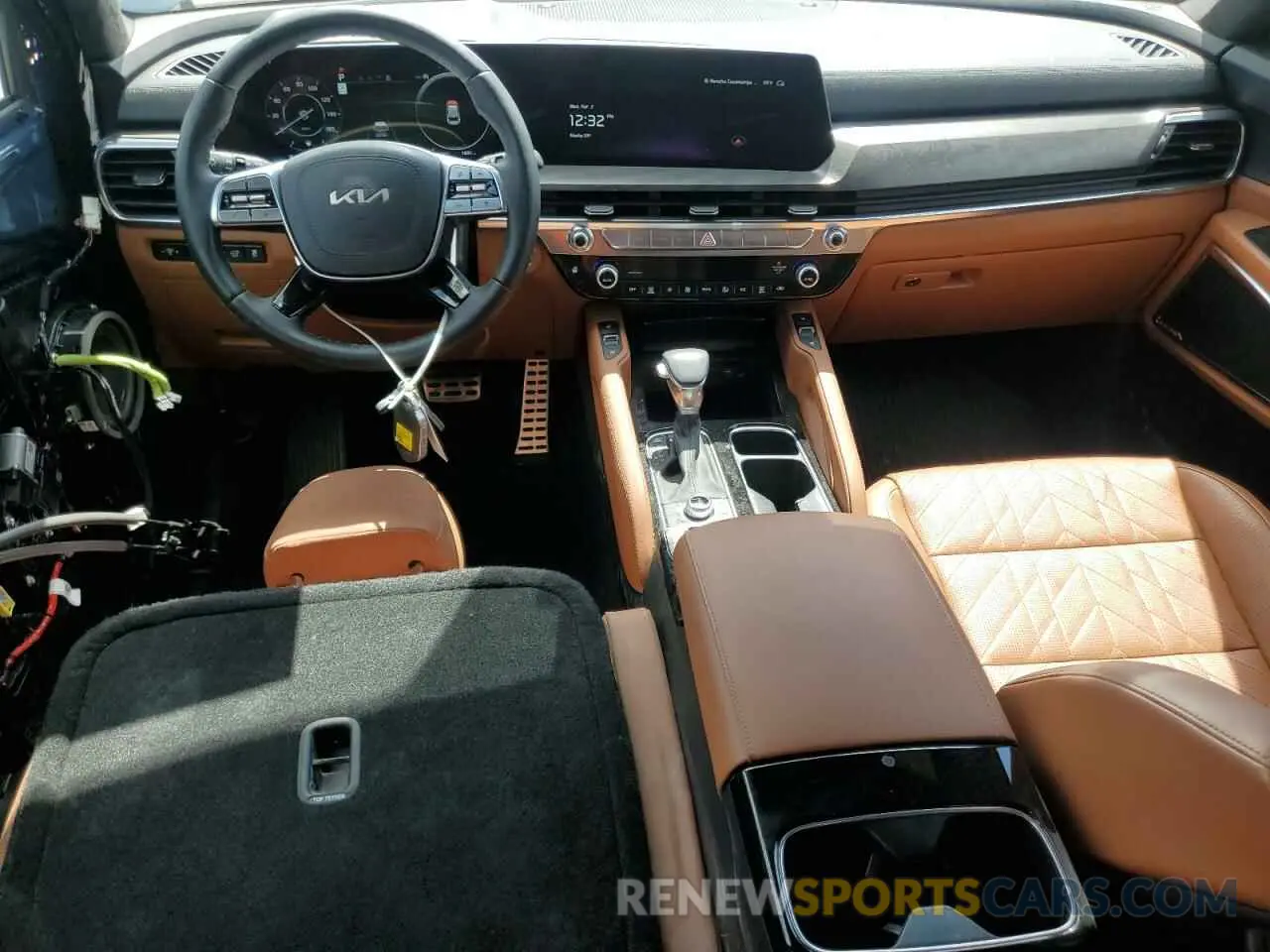 8 Photograph of a damaged car 5XYP5DGCXSG605387 KIA TELLURIDE 2025