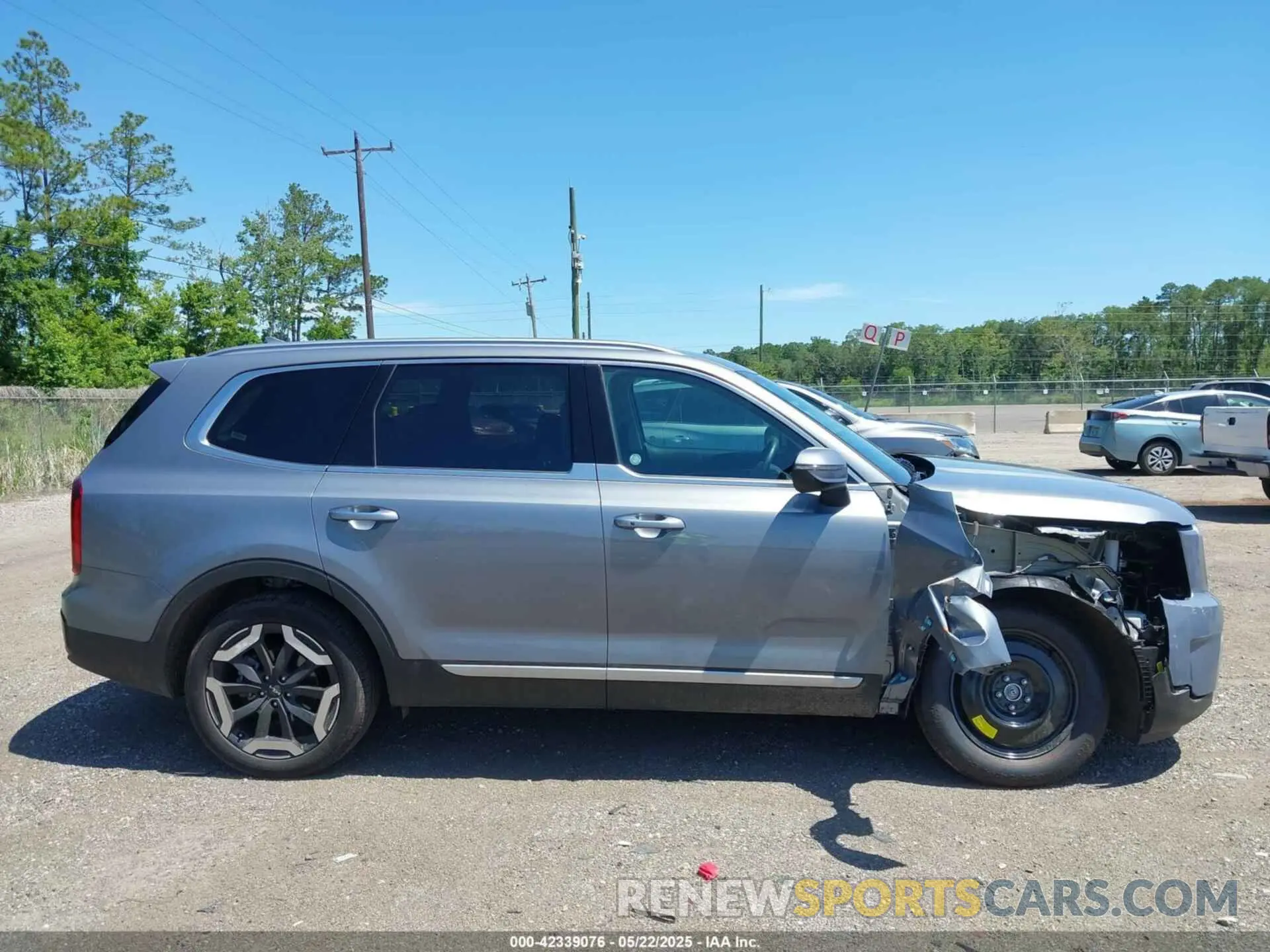 13 Photograph of a damaged car 5XYP64GC0SG589567 KIA TELLURIDE 2025