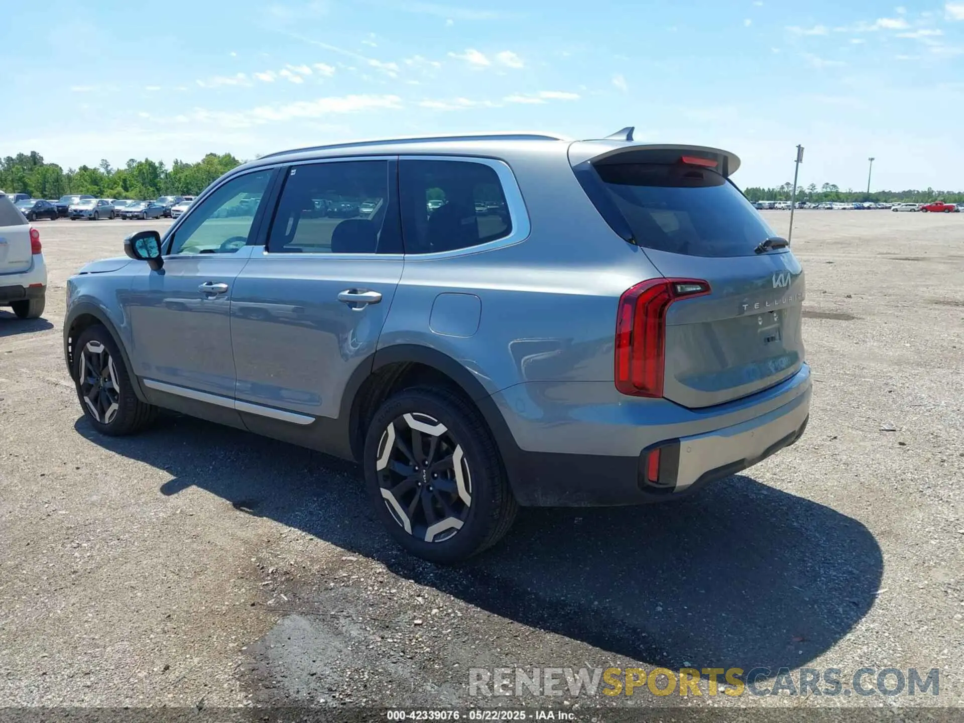 3 Photograph of a damaged car 5XYP64GC0SG589567 KIA TELLURIDE 2025