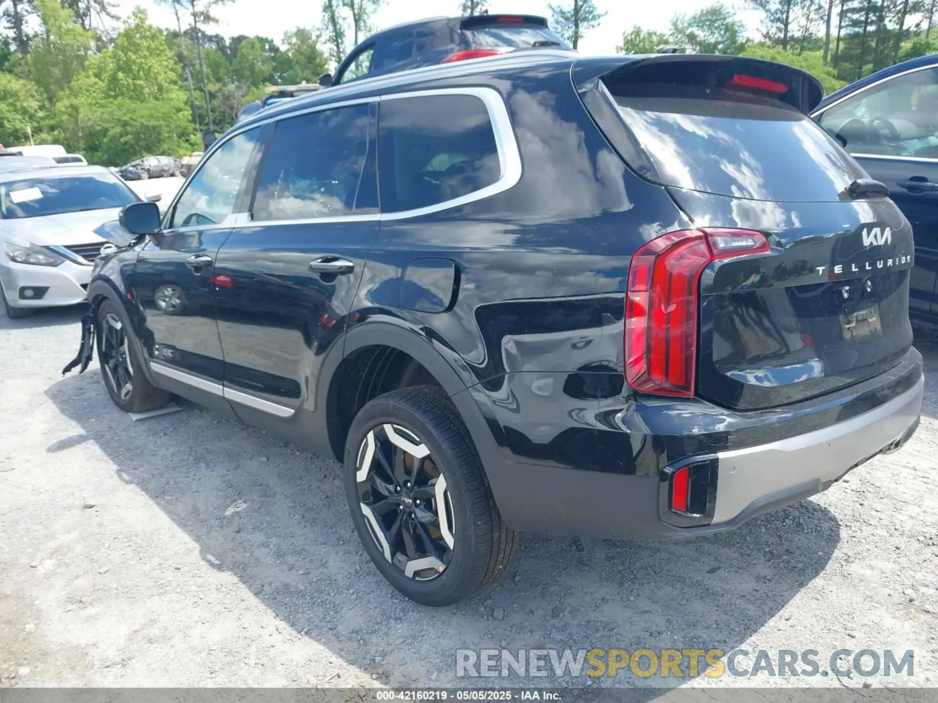 3 Photograph of a damaged car 5XYP64GC1SG636816 KIA TELLURIDE 2025