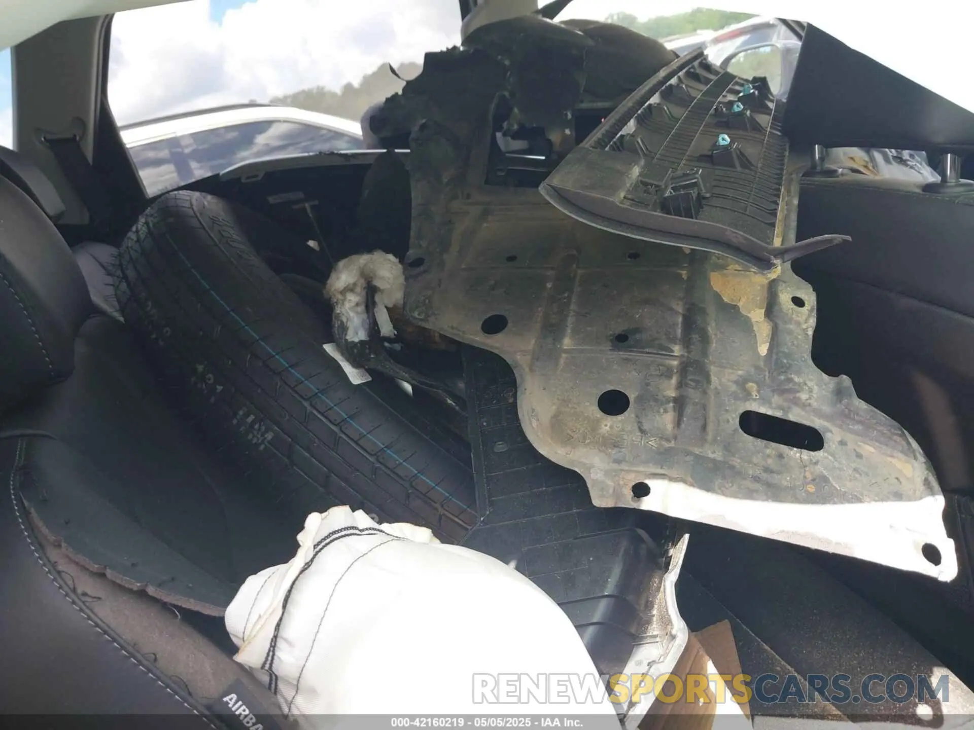 8 Photograph of a damaged car 5XYP64GC1SG636816 KIA TELLURIDE 2025
