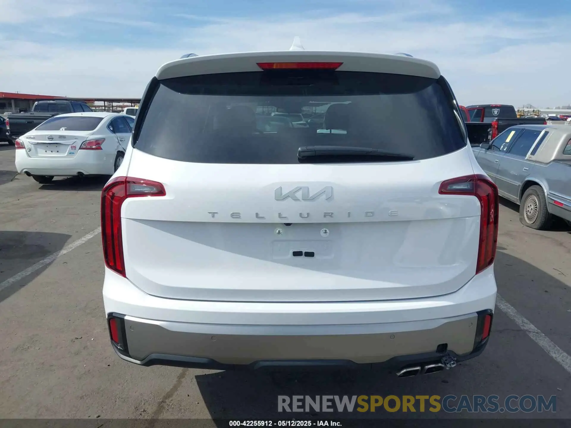 16 Photograph of a damaged car 5XYP64GC2SG571197 KIA TELLURIDE 2025