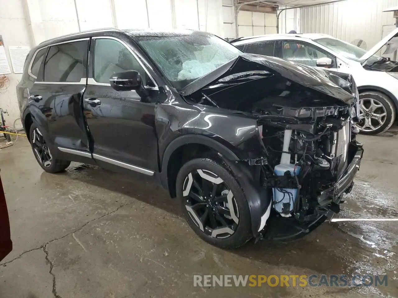 4 Photograph of a damaged car 5XYP64GC3SG598196 KIA TELLURIDE 2025