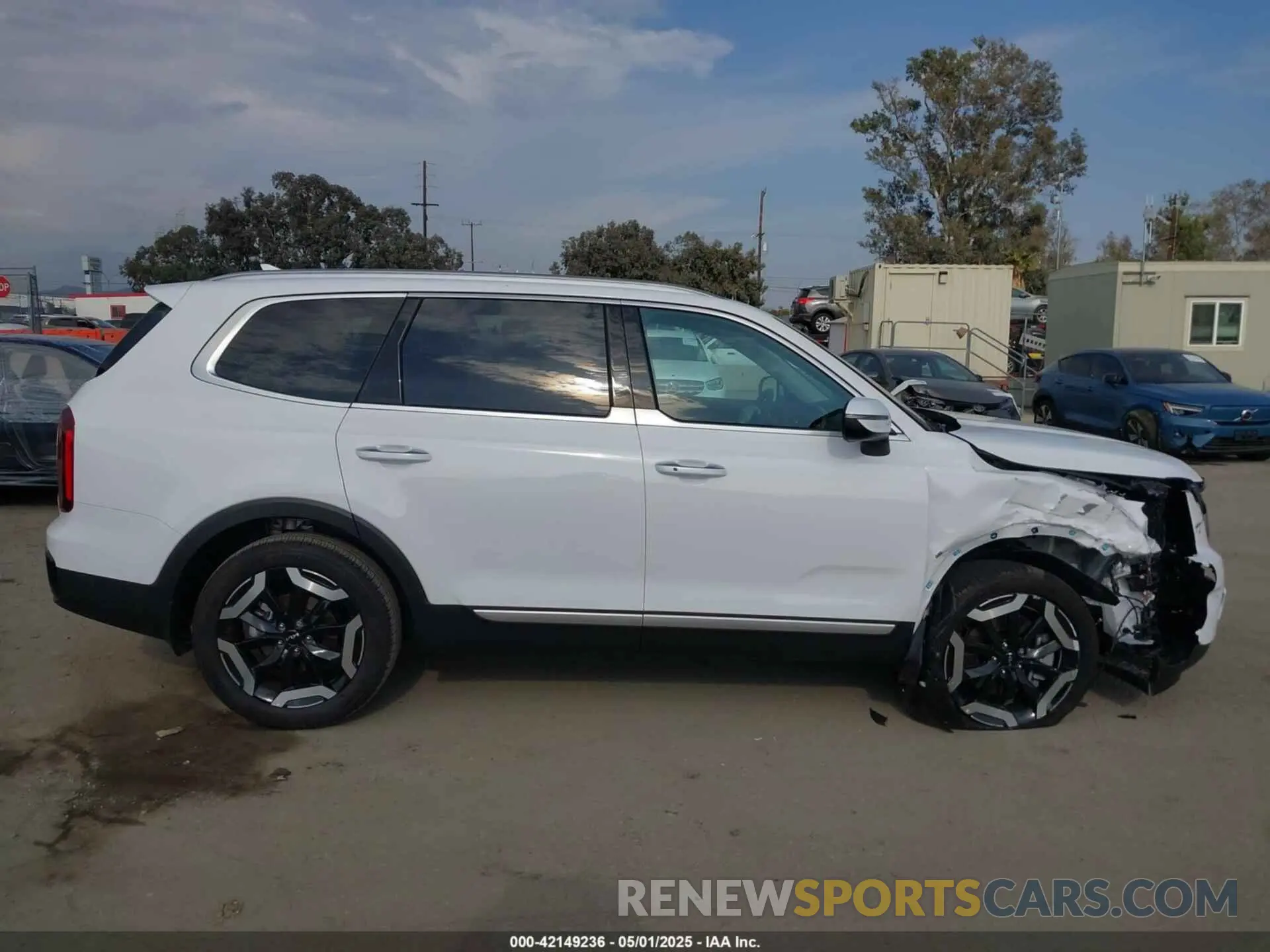 13 Photograph of a damaged car 5XYP64GC4SG611988 KIA TELLURIDE 2025