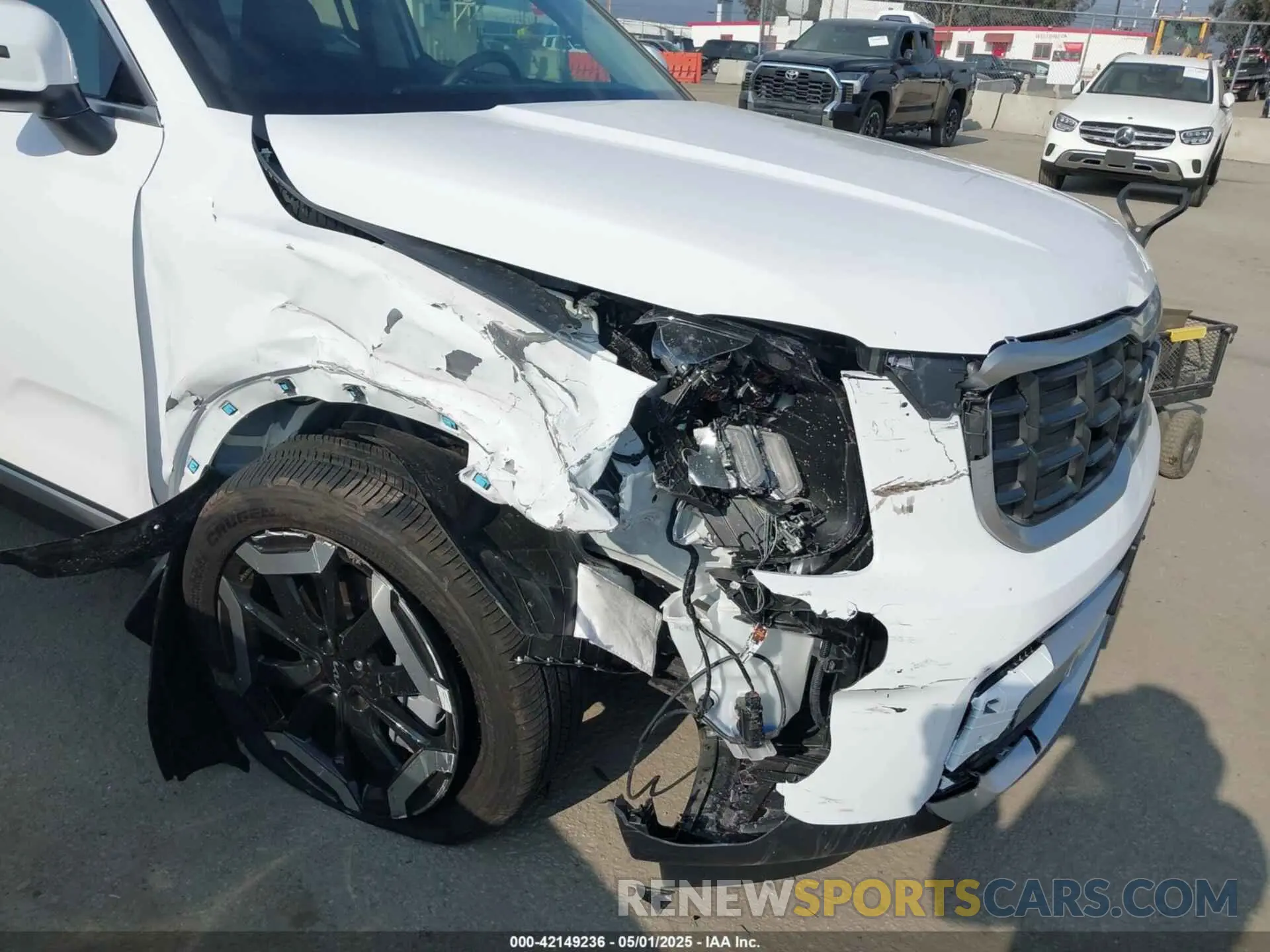 6 Photograph of a damaged car 5XYP64GC4SG611988 KIA TELLURIDE 2025