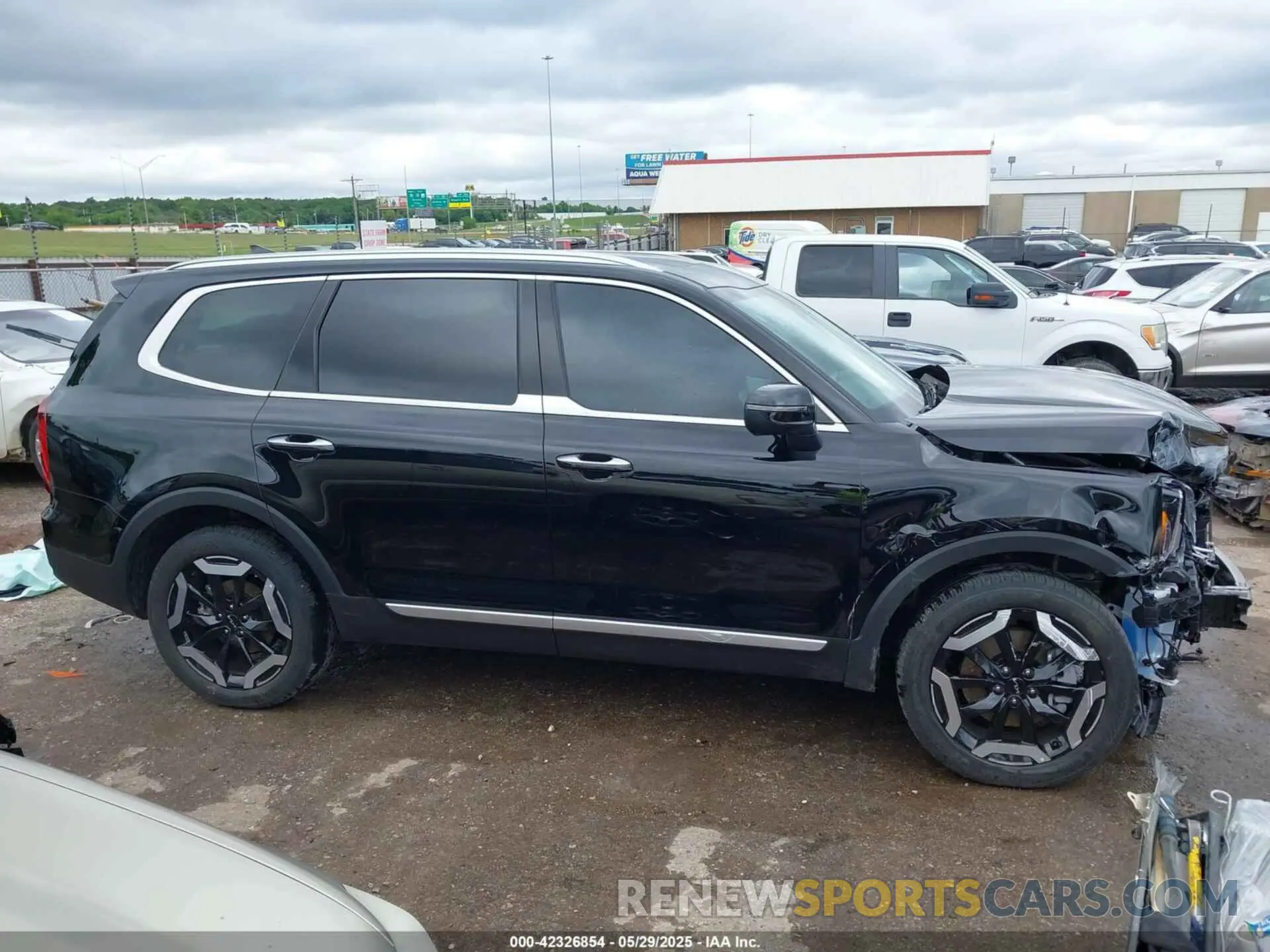 14 Photograph of a damaged car 5XYP64GC4SG617774 KIA TELLURIDE 2025