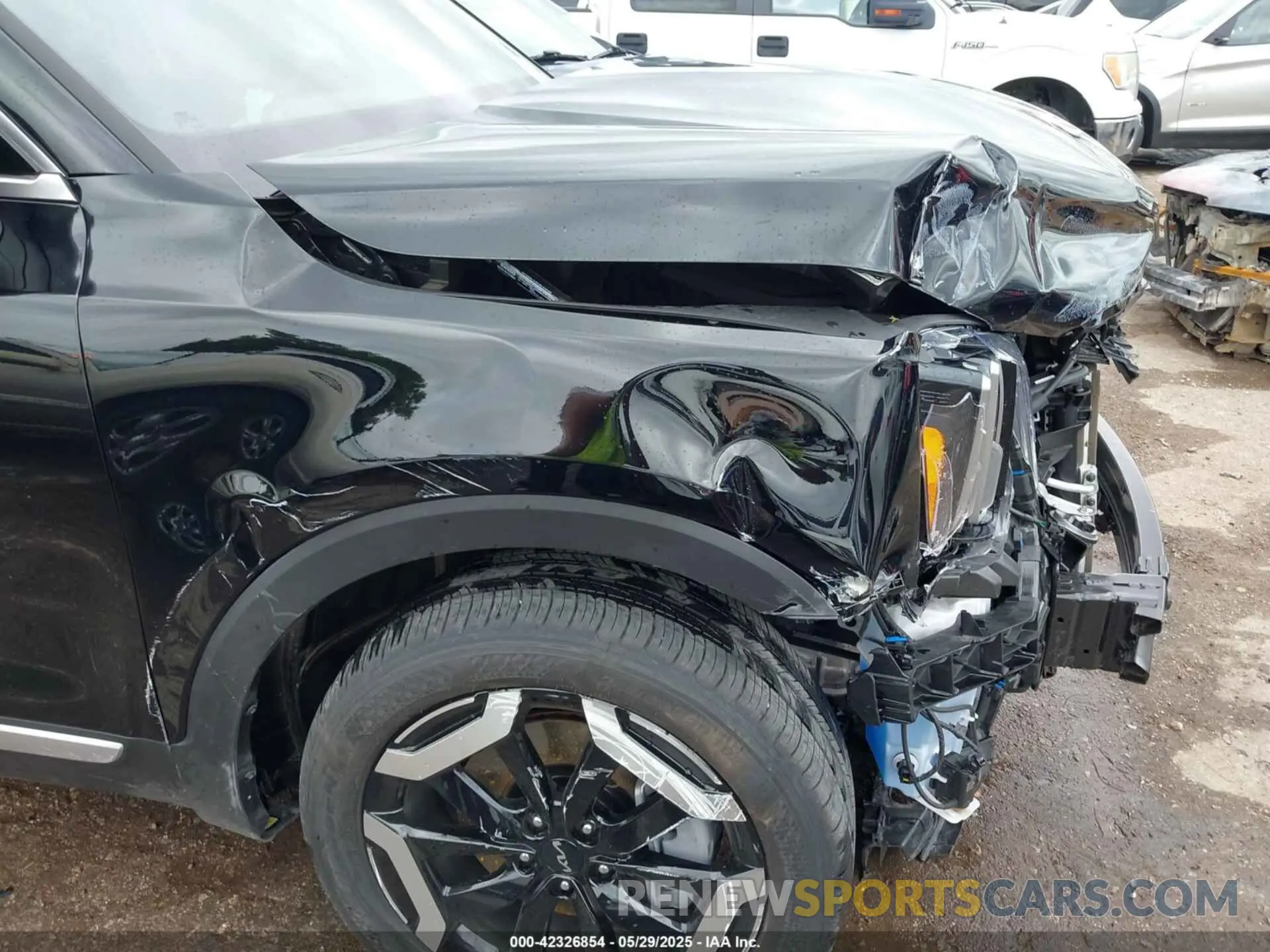 6 Photograph of a damaged car 5XYP64GC4SG617774 KIA TELLURIDE 2025